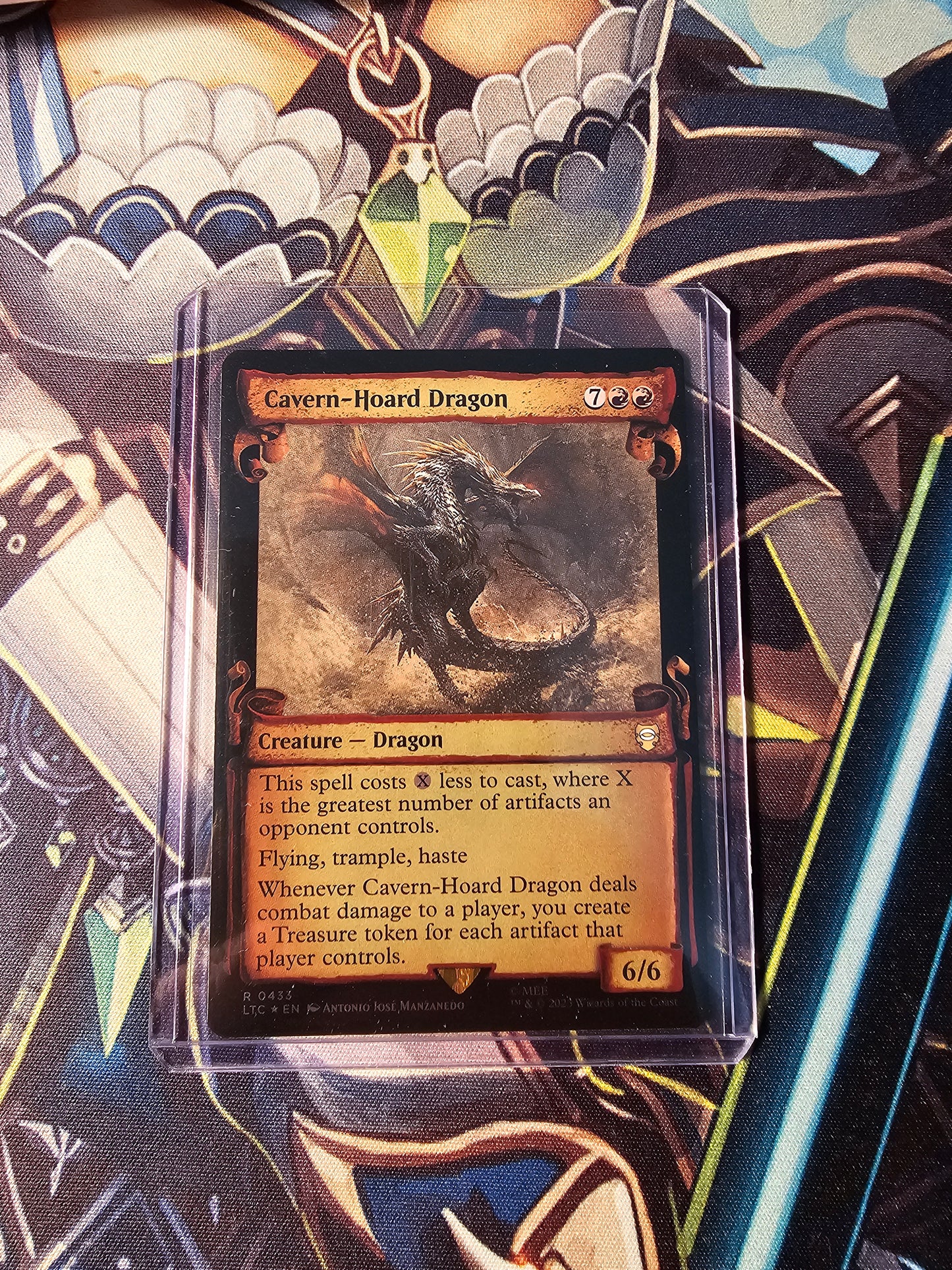 Cavern-Hoard Dragon Showcase Scrolls Foil Lord of The Rings